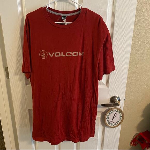Volcom Red Logo Tee Shirt Men's Size XL Cotton Short Sleeves Surf Skater - Picture 1 of 6